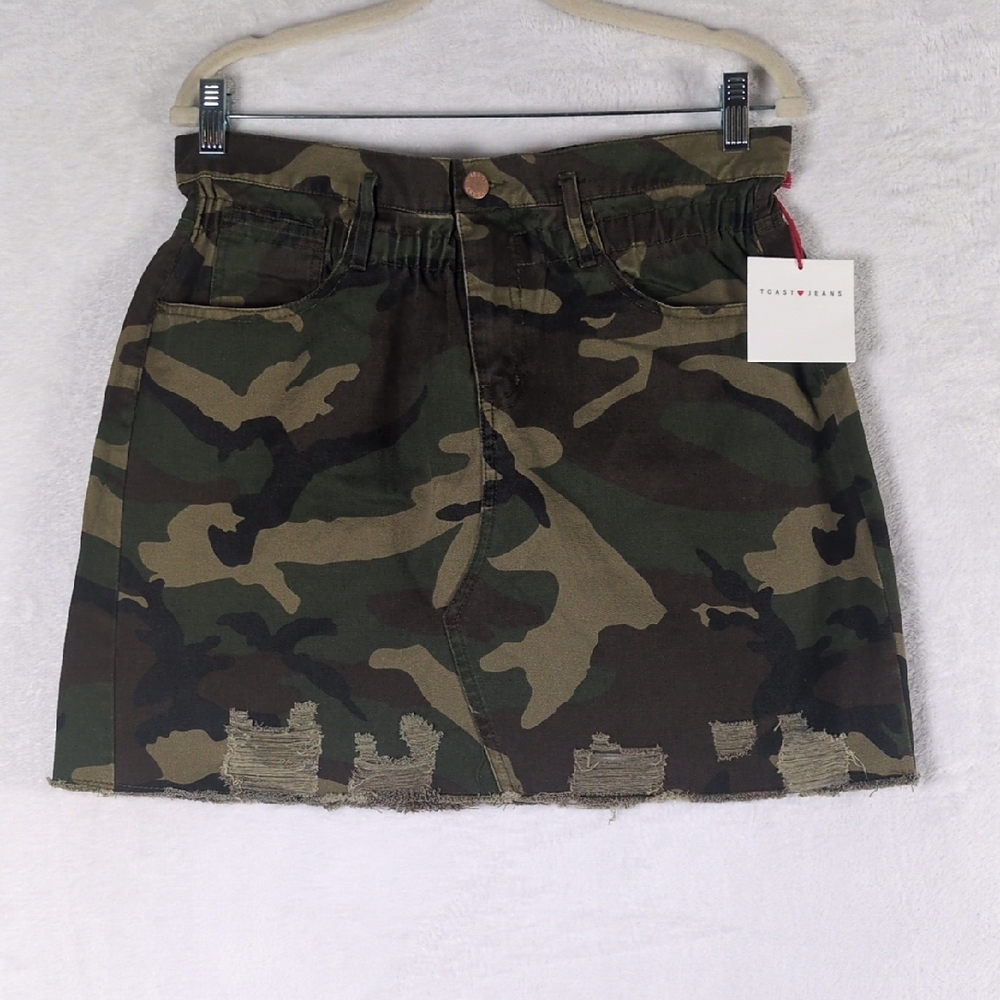 Toast Jeans Junior's Green Camo Distressed Mini Skirt‎ Size L